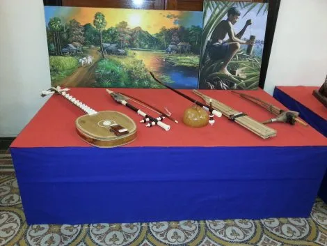 Cambodian-musical-instruments-on-display-e1595528897322