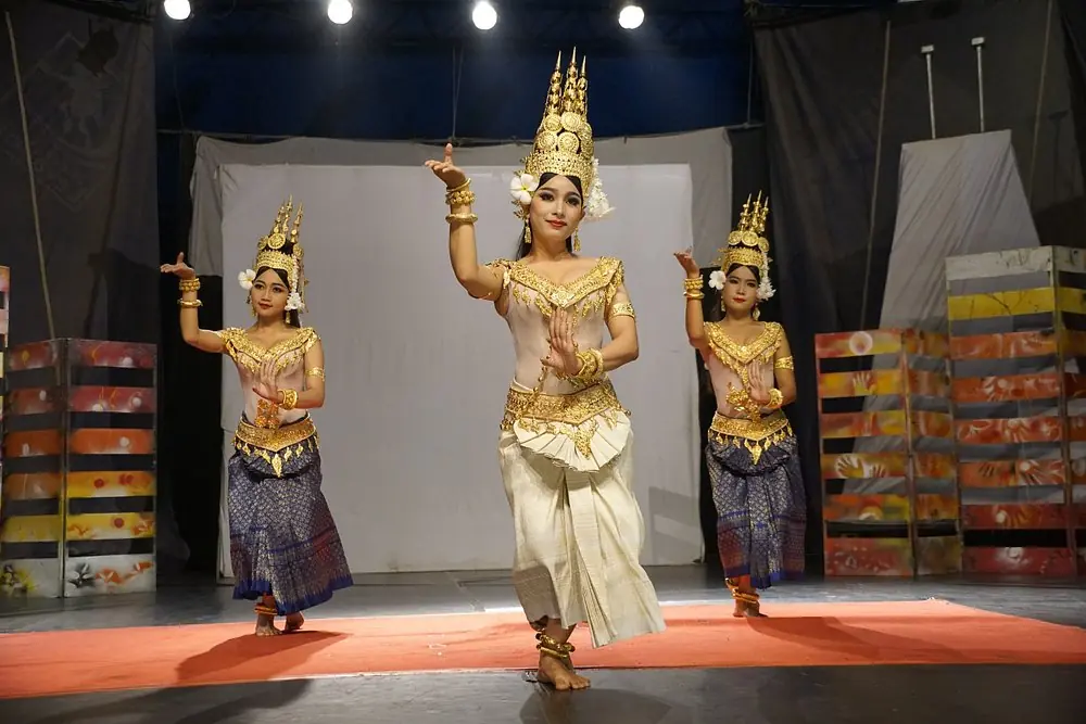 apsara-dancing-before.jpg35